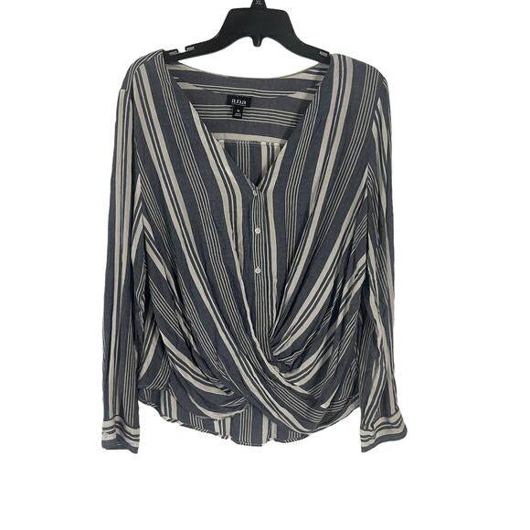 A.n.a Women's Size XL Blue Striped Coastal Beachy Twist Front Top - Picture 2 of 9